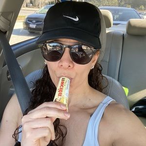 Meet your Posher, Romay